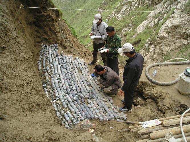 内蒙古自治区第三地质矿产勘查开发院 地矿风险勘查开发的实践与探索